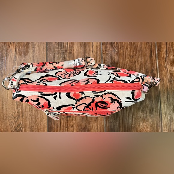 NWOT Giani Bernini crossbody bag. Non-leather. Adjustable strap. - Picture 3 of 15